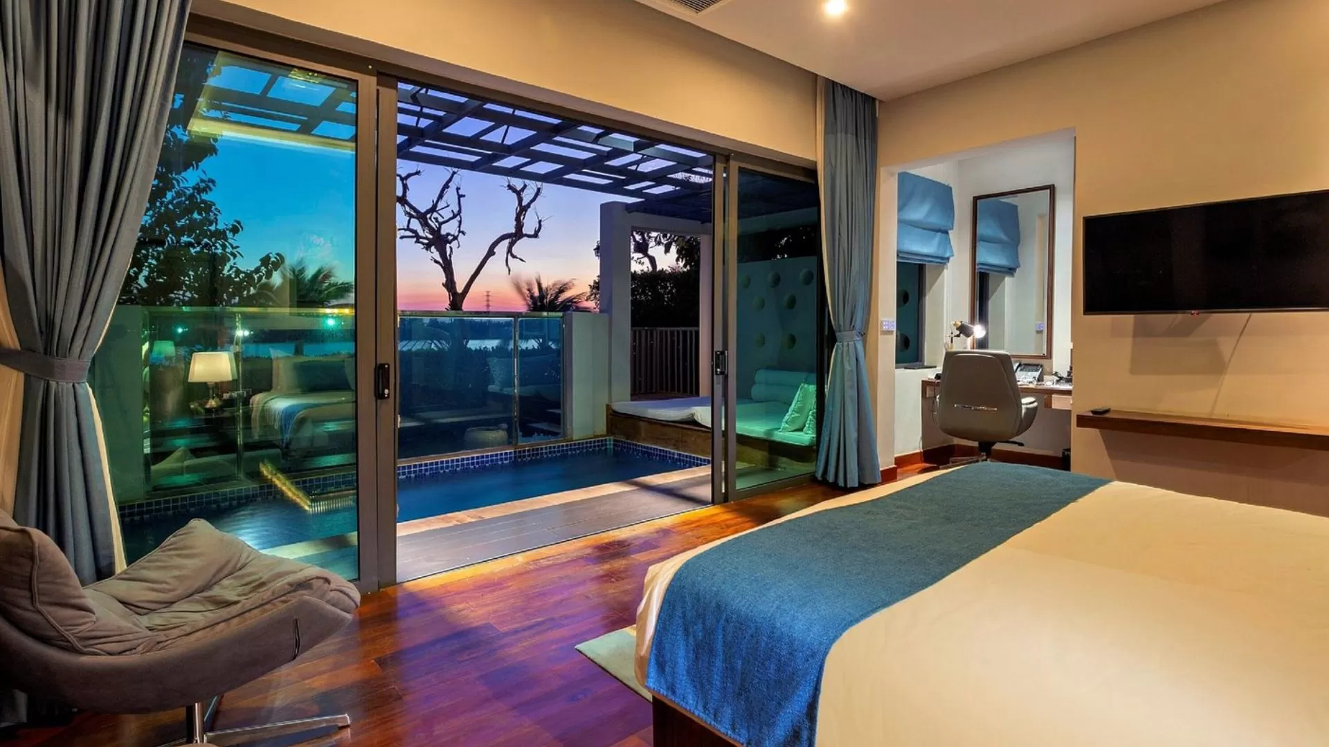 Castle Bayview Resort & Spa