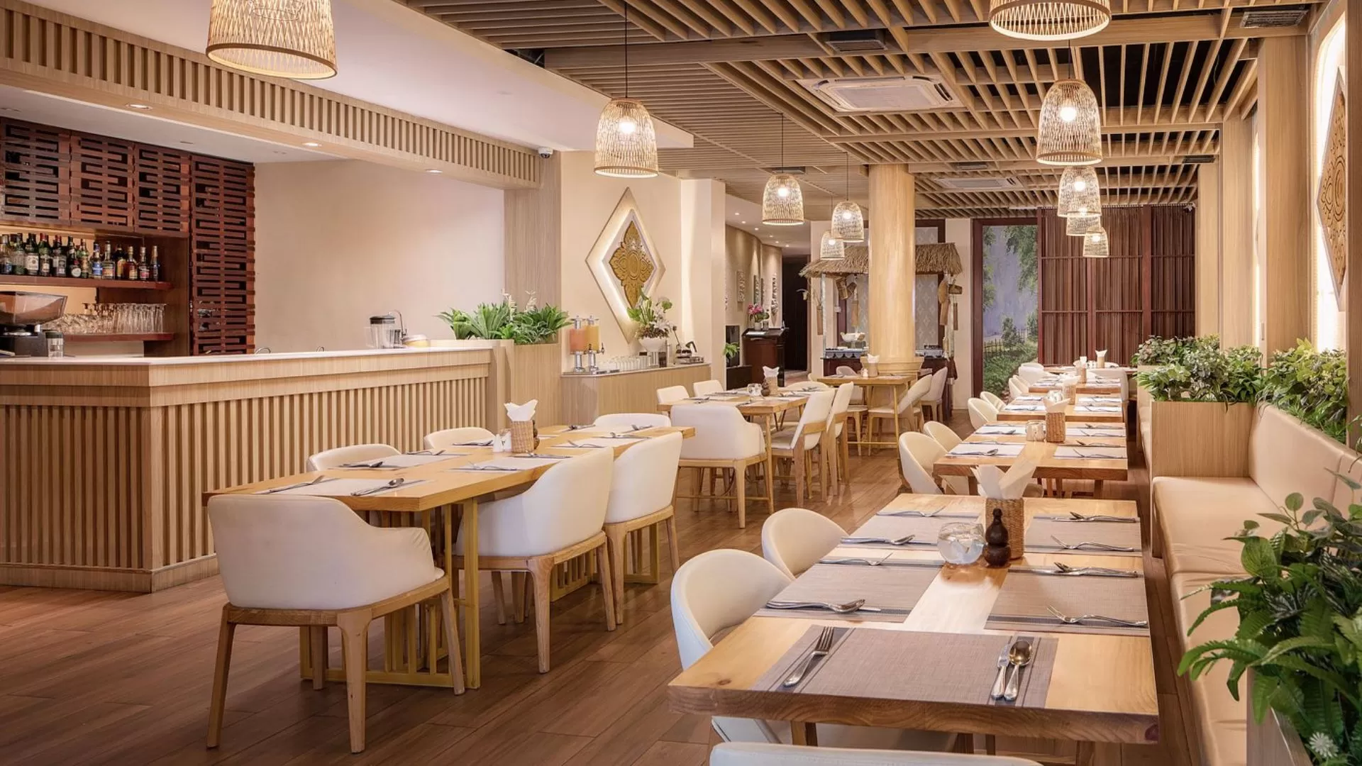 Neak Mday Restaurant - One of the most popular restaurants in Phnom Penh