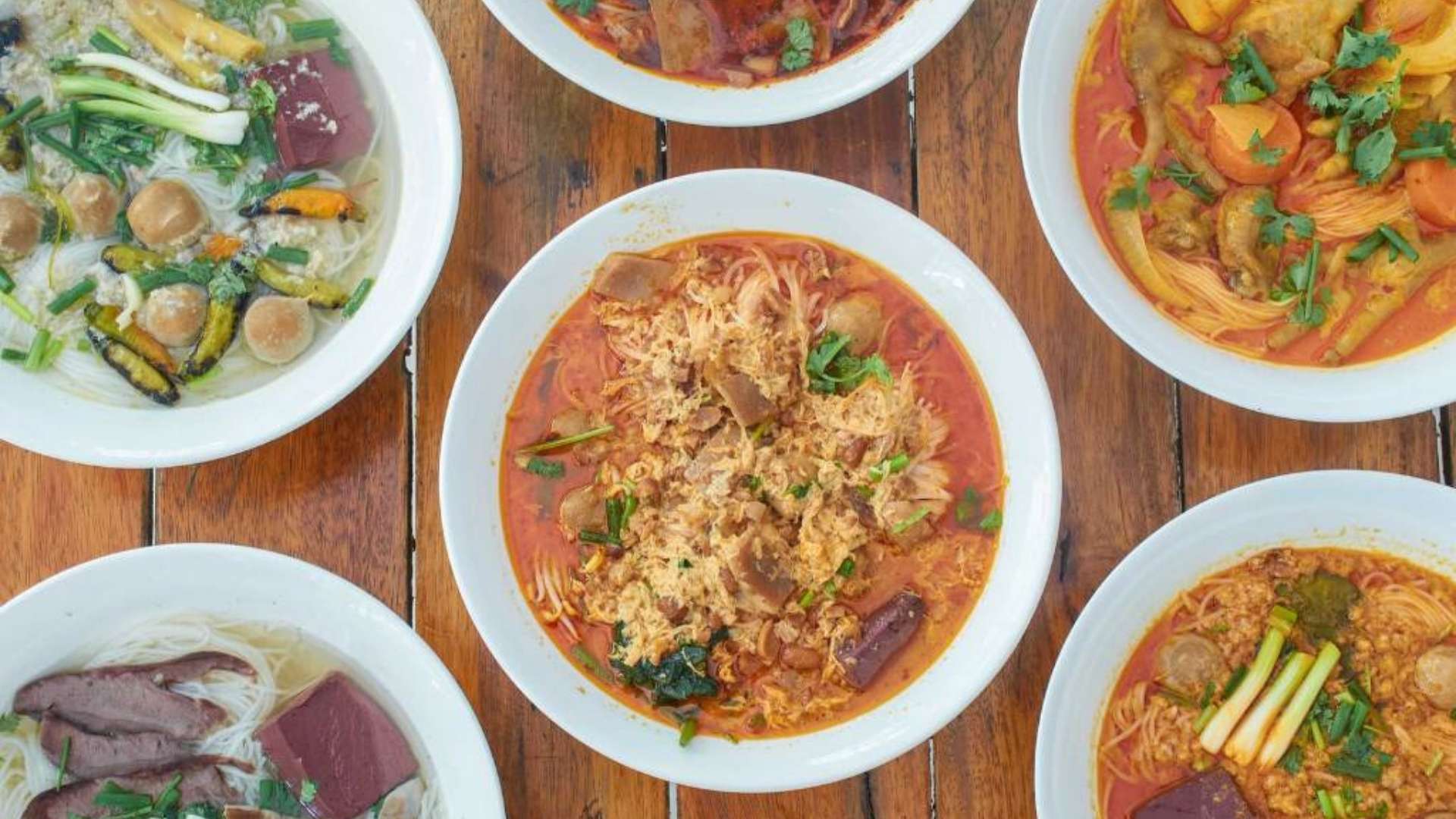 Khao Poun - Spicy rice vermicelli soup