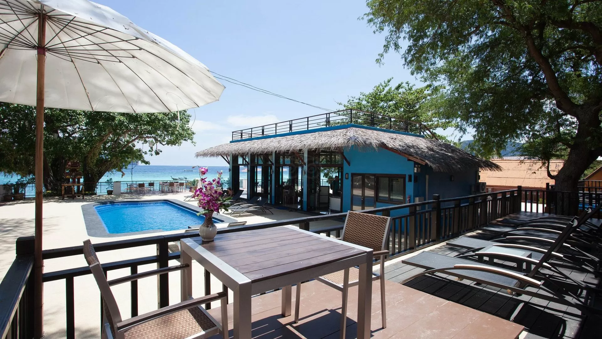 Phi Phi Long Beach Resort & Villa