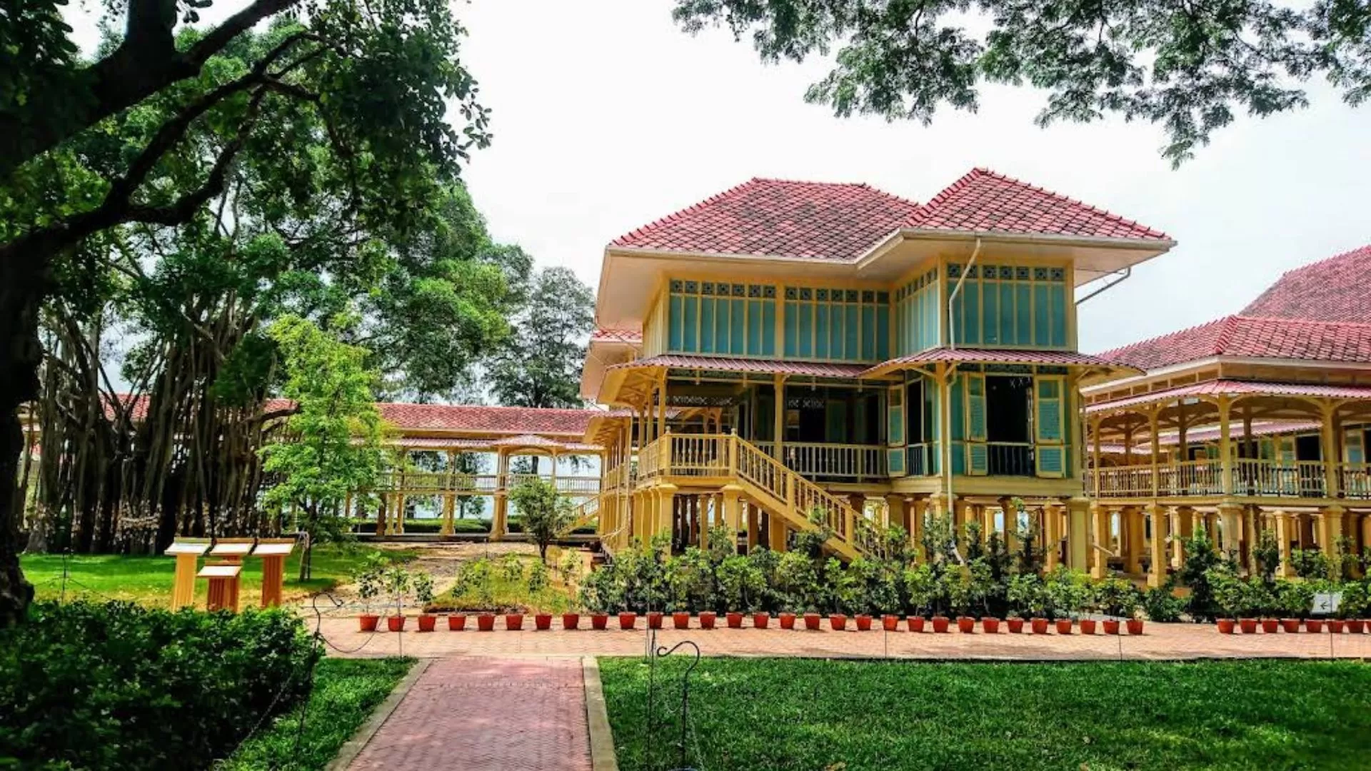 Palais Maruekhathaiyawan