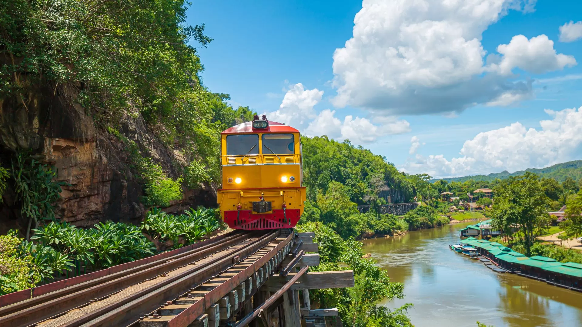 Le chemin de fer de la mort de Bangkok à Kanchanaburi