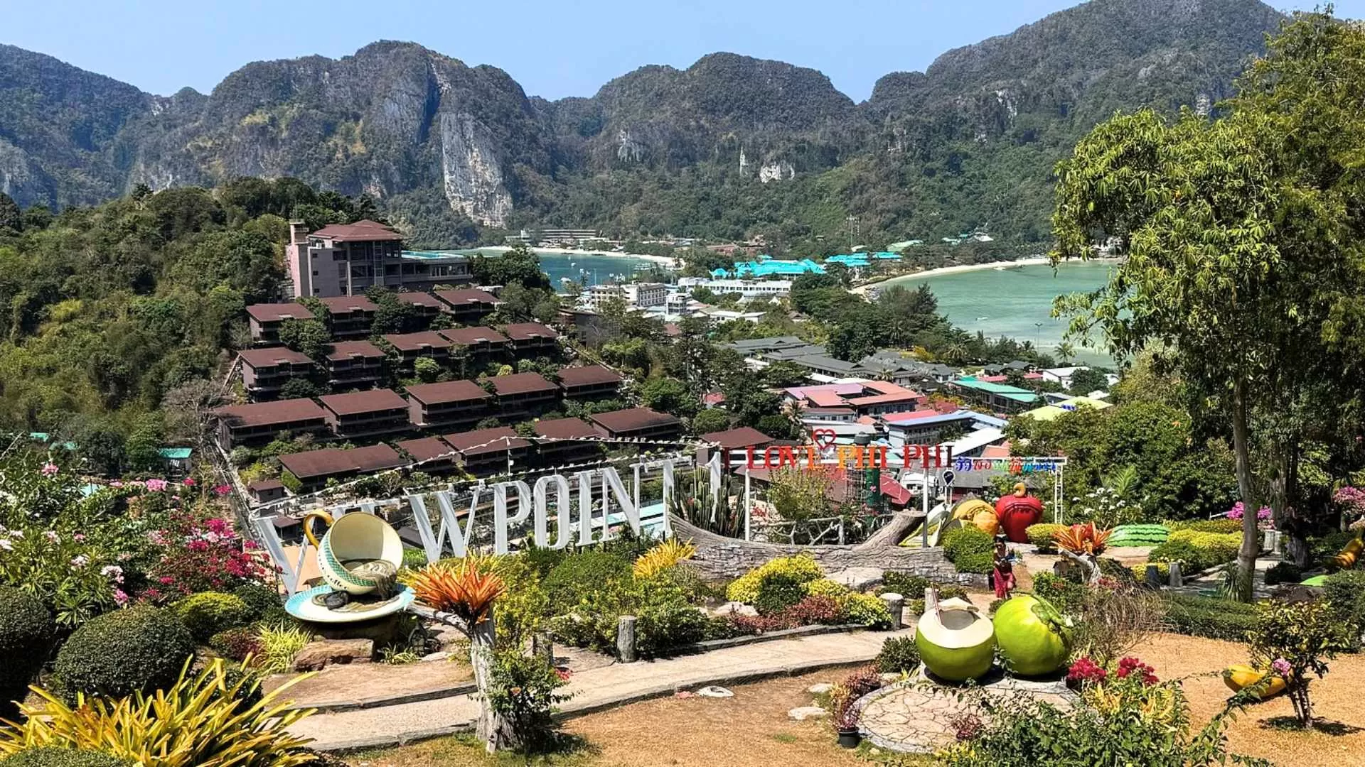 Hike to the Koh Phi Phi viewpoint
