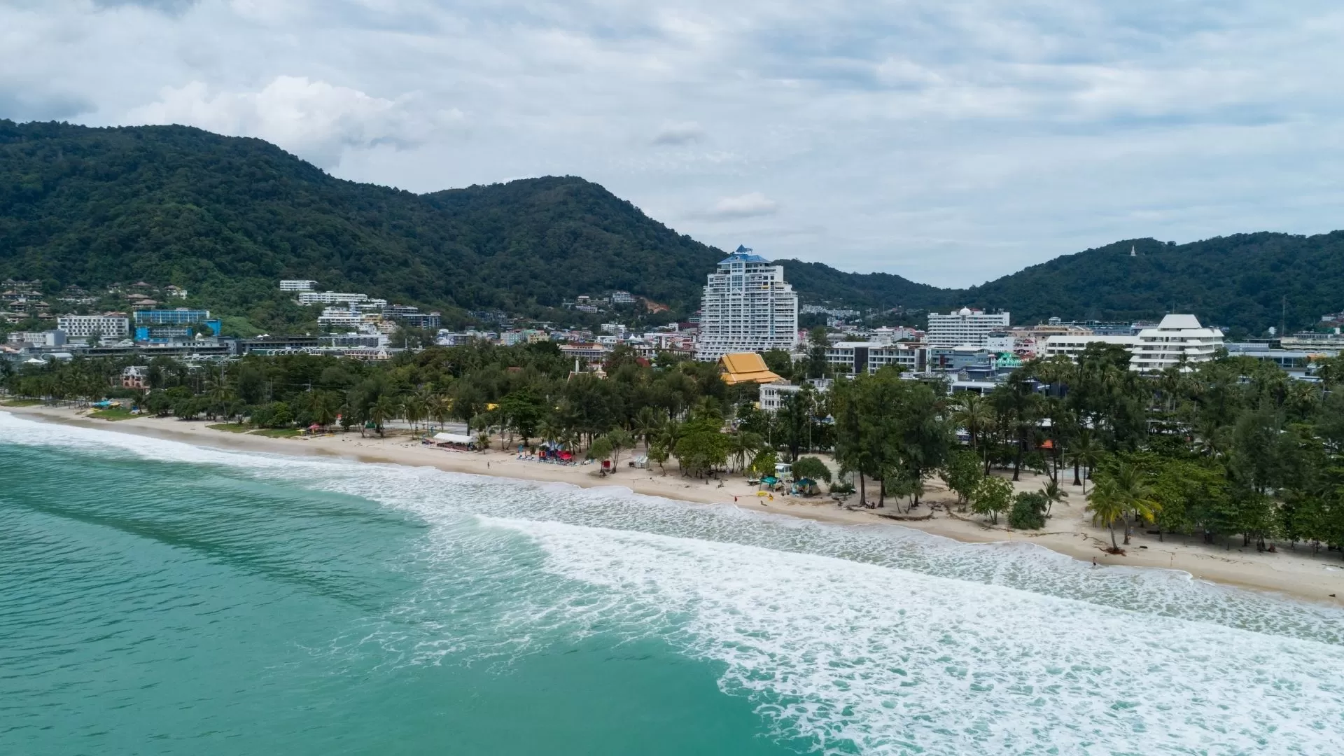 La plage de Patong