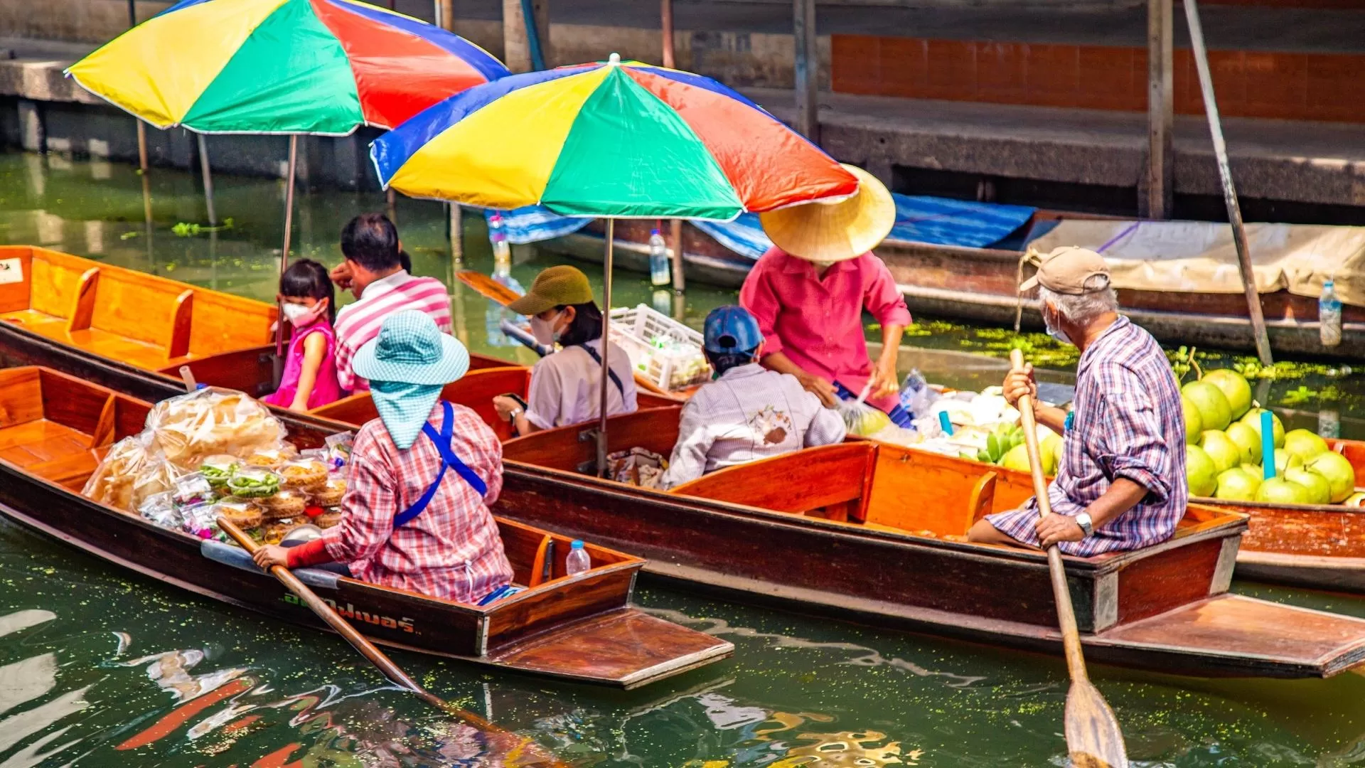 Damnoen Saduak Floating Market