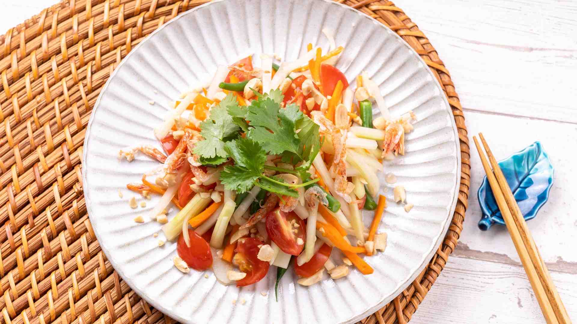 Som Tum (Green papaya salad)