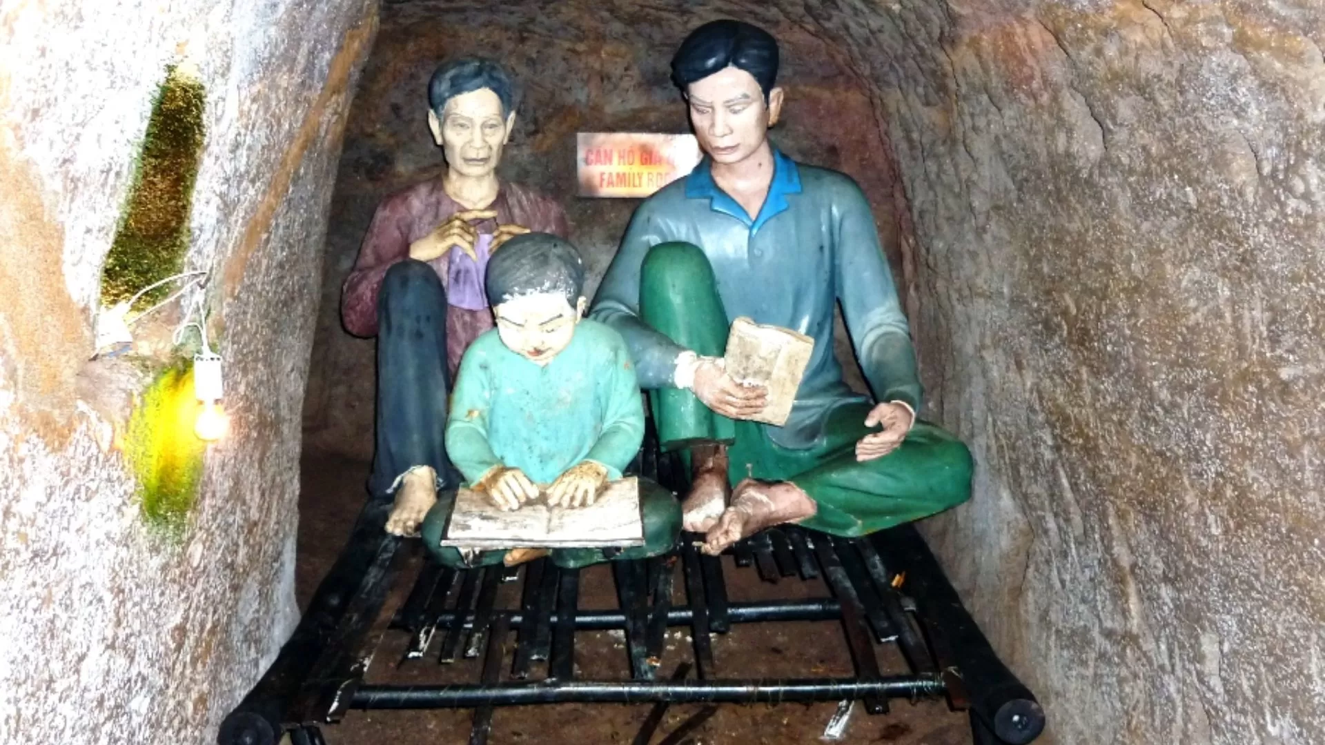 L’habitat souterrain d’une famille dans les tunnels de Vịnh Mốc