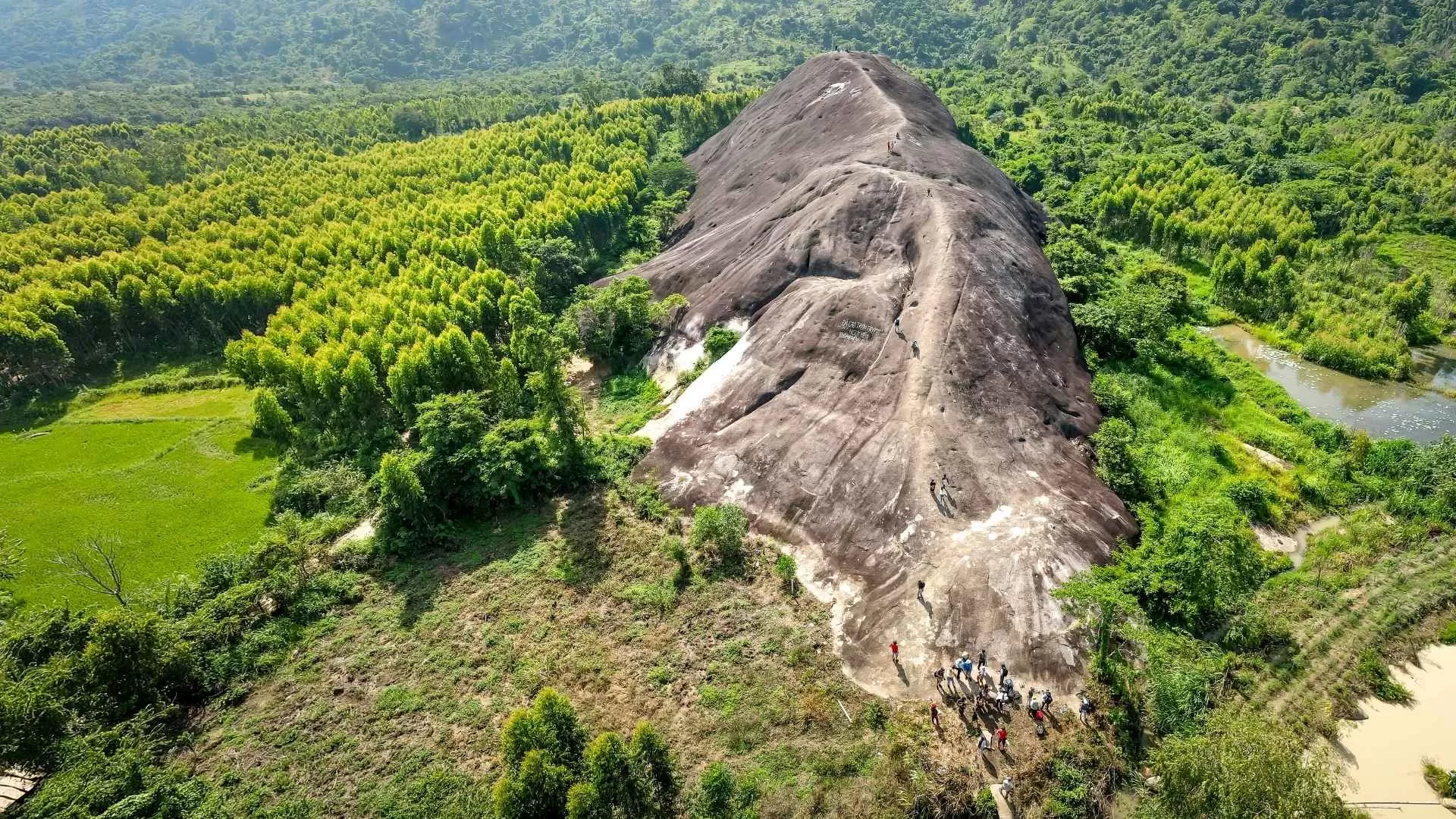 Mother Elephant Stone - Best spot for explore in Dak Lak