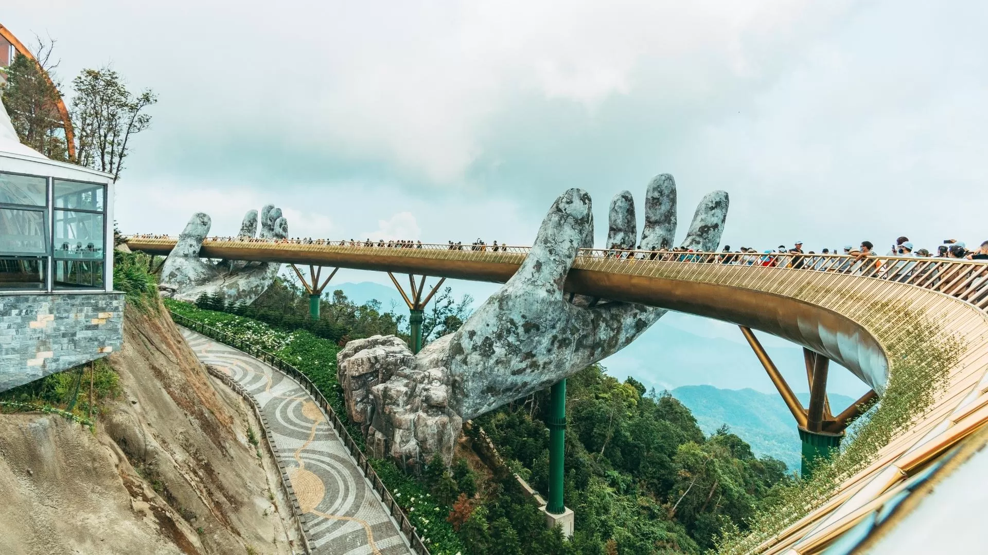 Golden Bridge - Ba Na hills