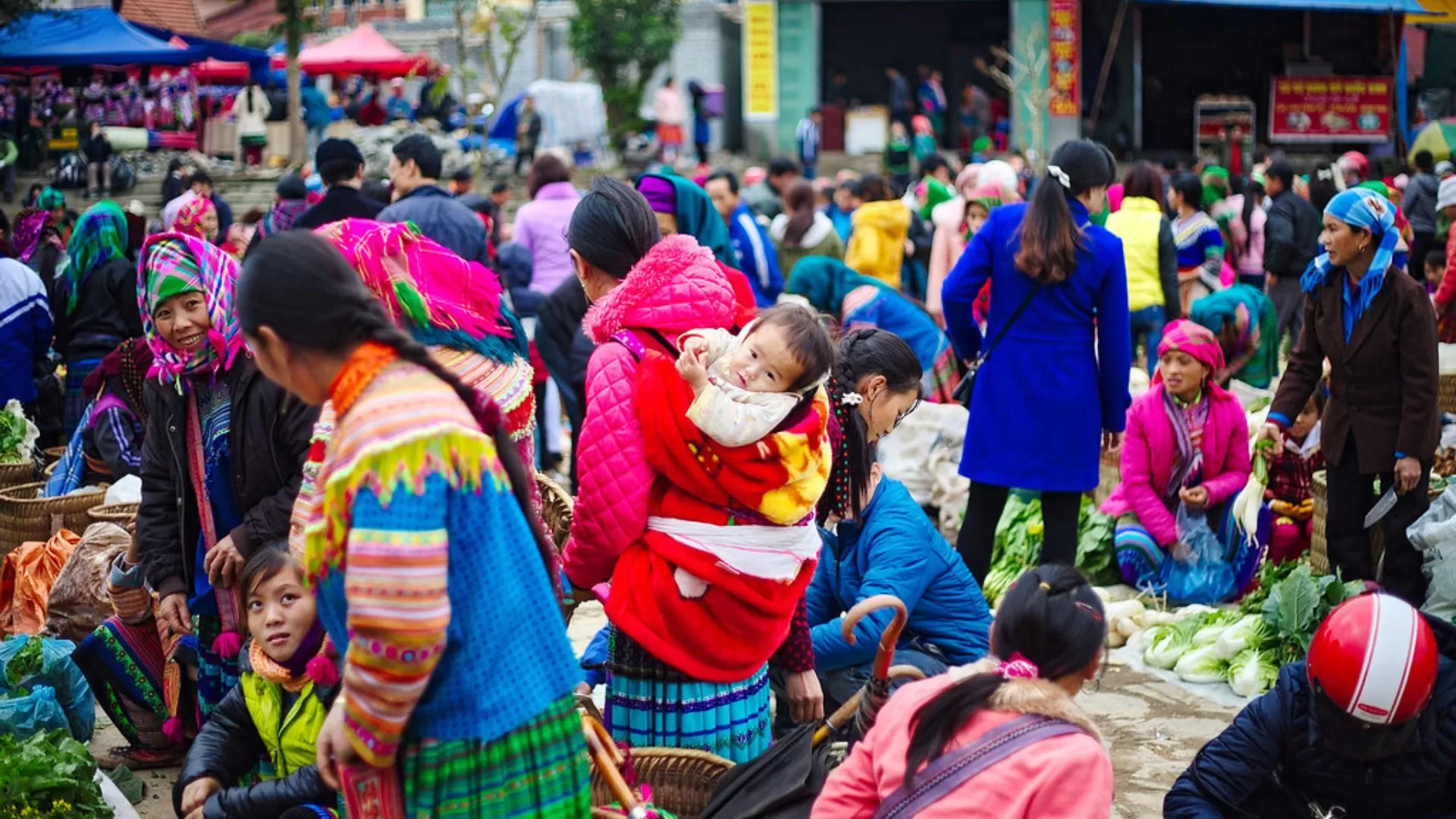 Lung Khau Nhin Market