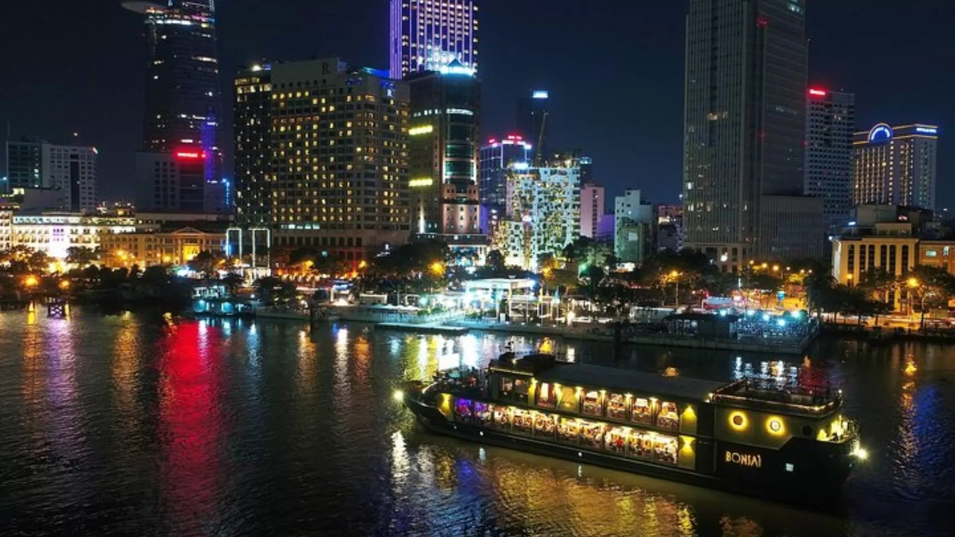 Enjoy a dinner cruise aboard “Bonsai”