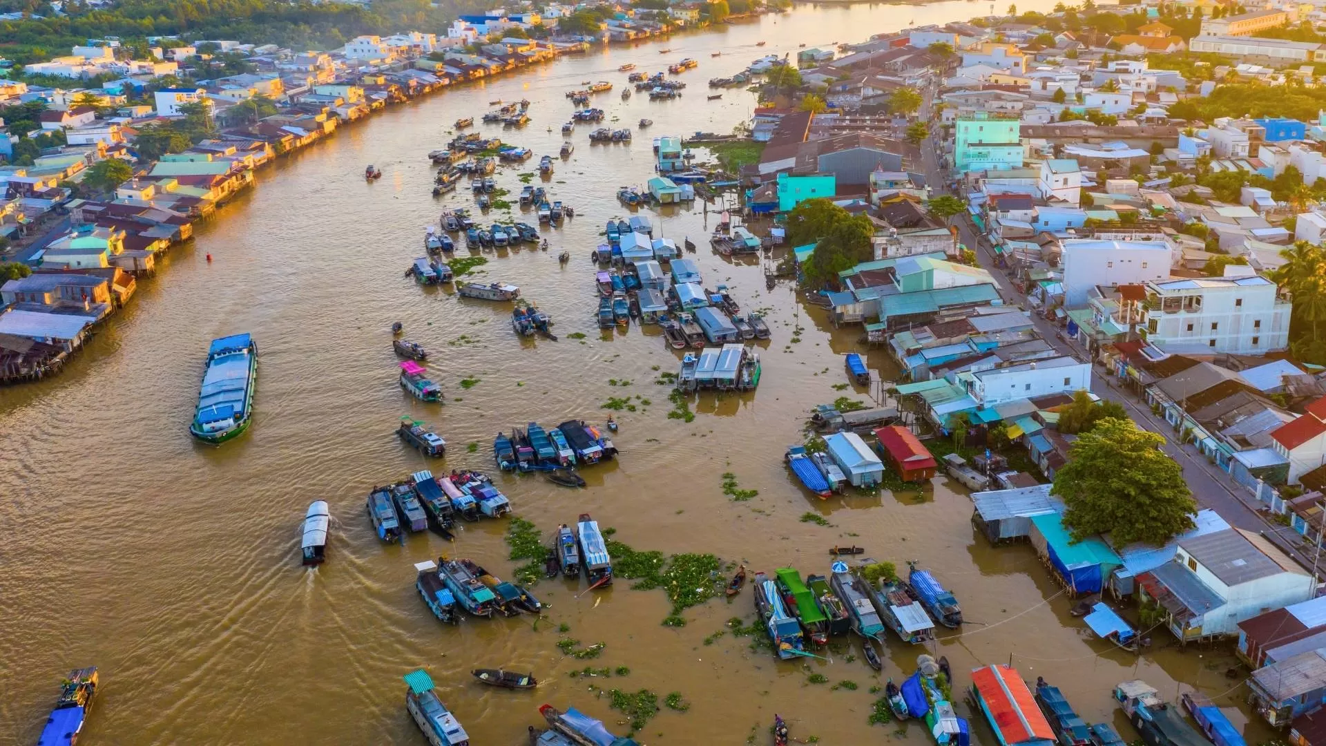 Tips for visiting floating markets in the Mekong Delta