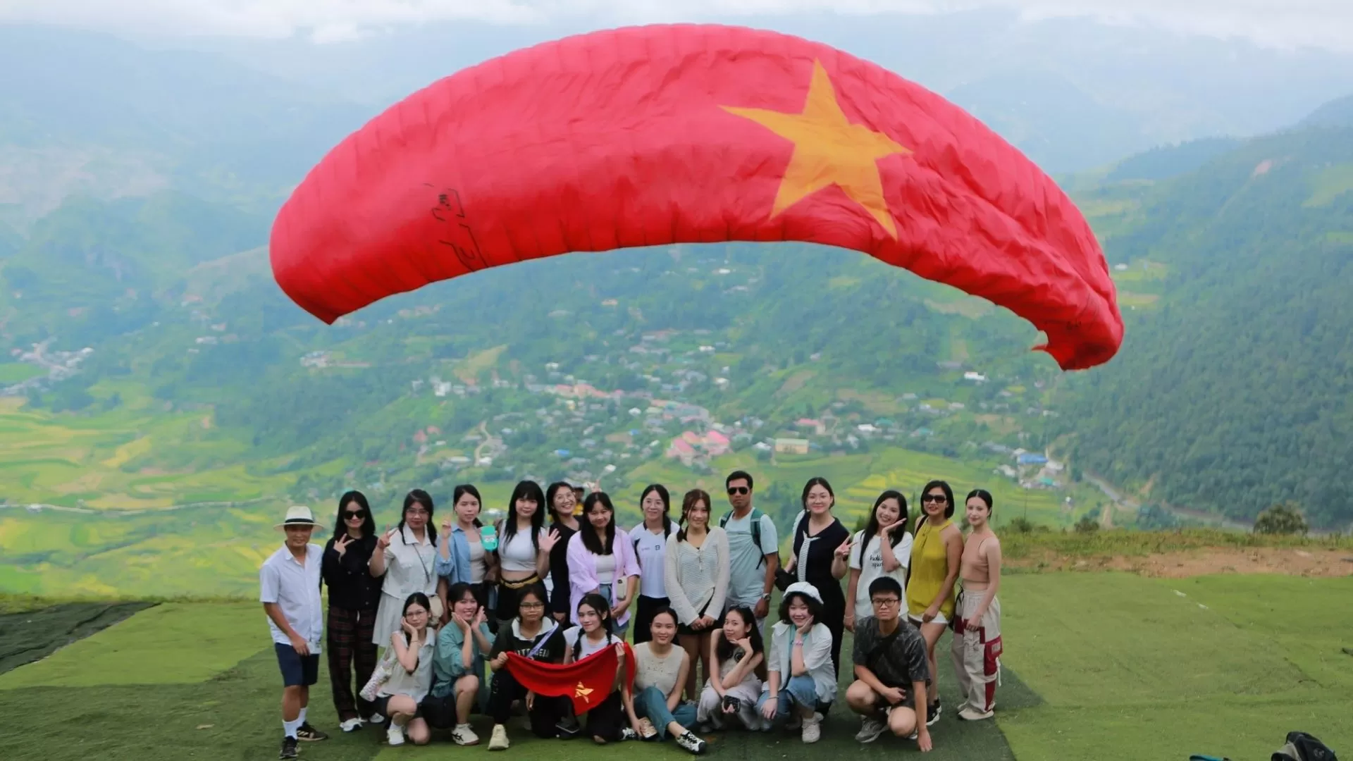 Hanoi Voyages' team in Mu Cang Chai - Tu Le valley