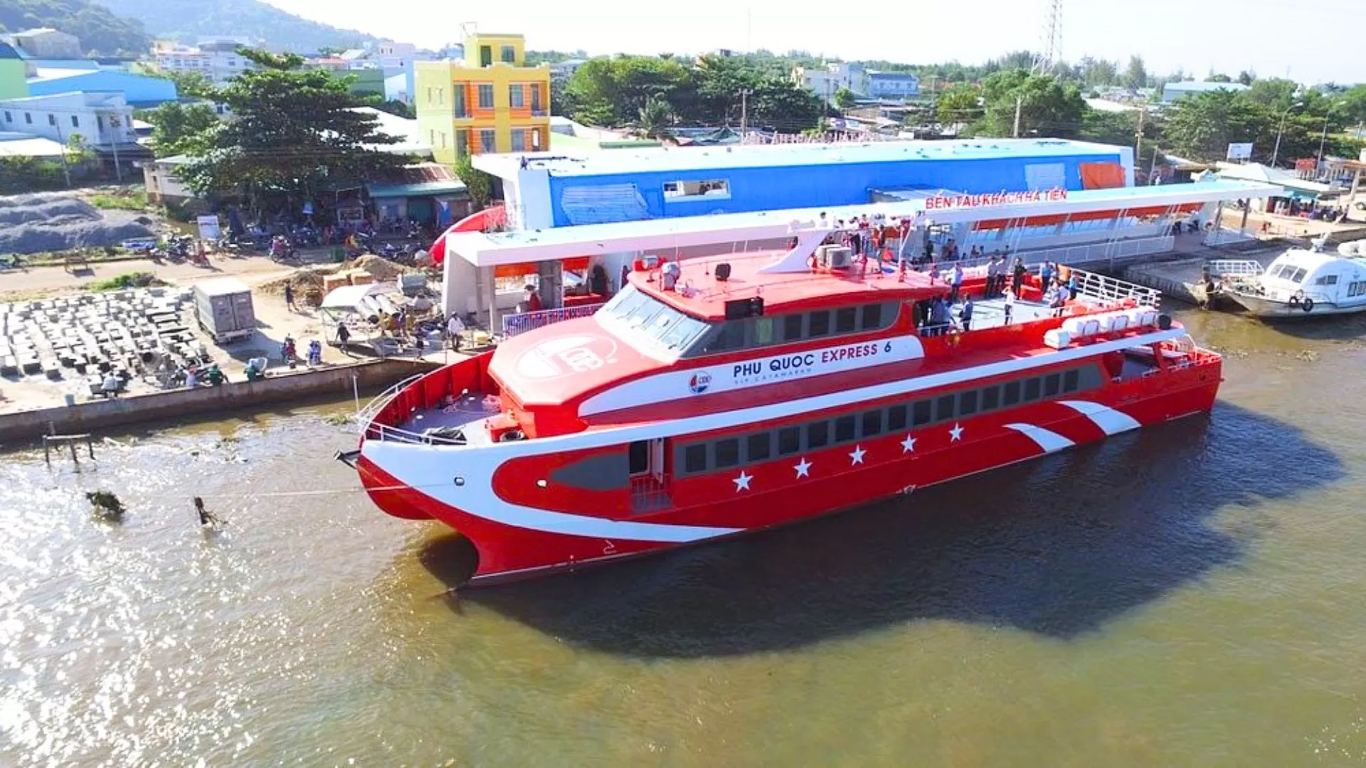 Bateau rapide depuis Ha Tien