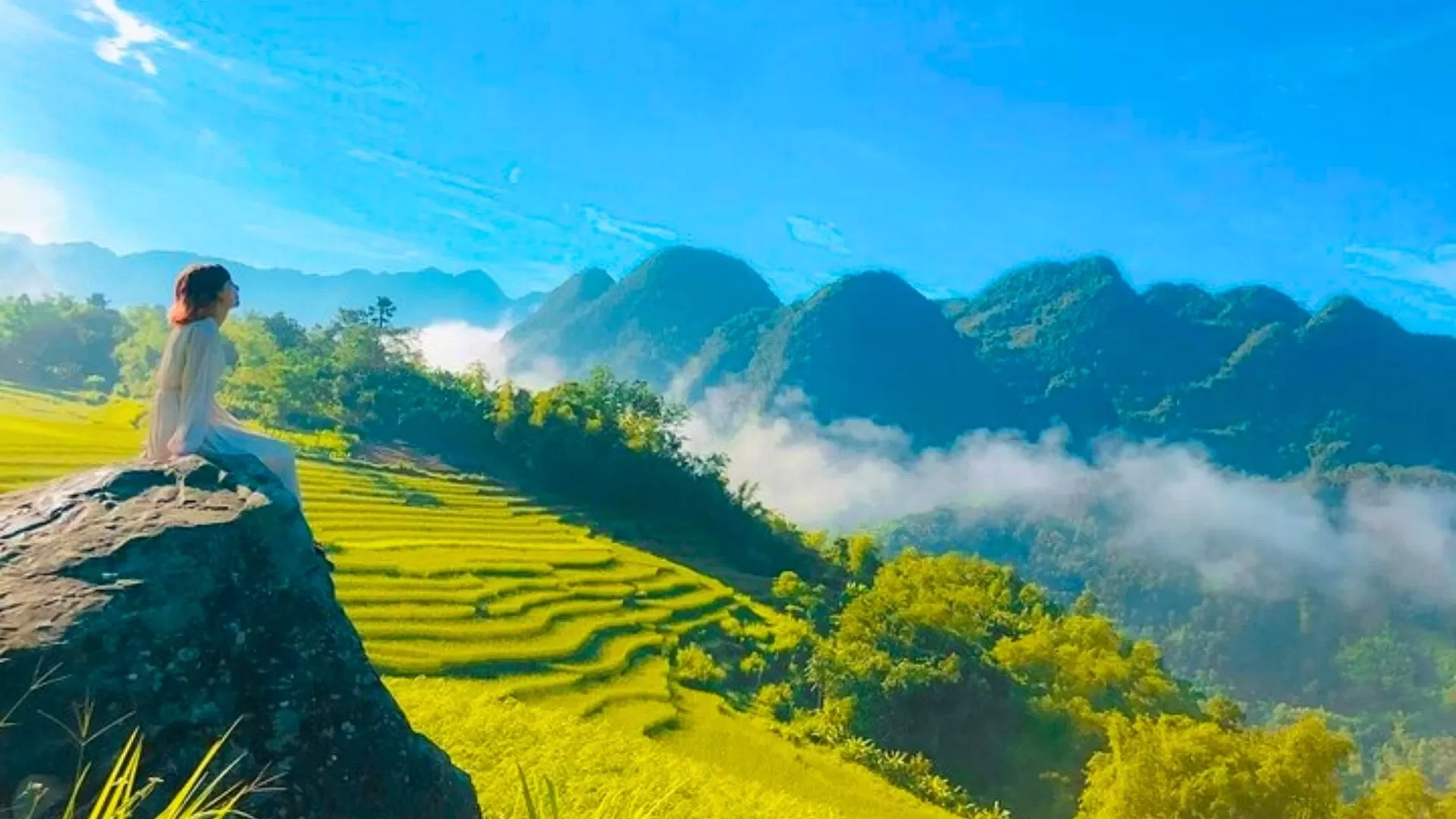 Hiking to the summit of mount Pu Luong for wonderful view