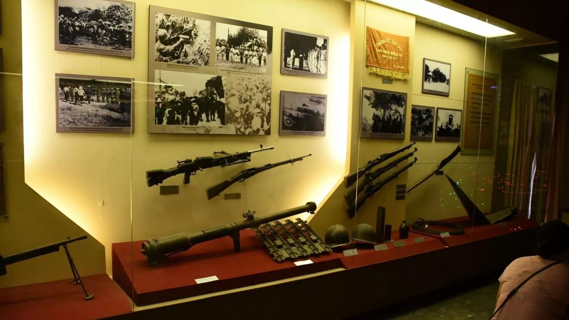 Types of weapons used by the Vietnamese Army