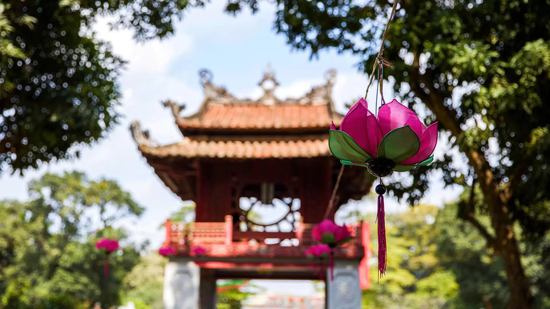 Tips when visiting the Temple of Literature Hanoi