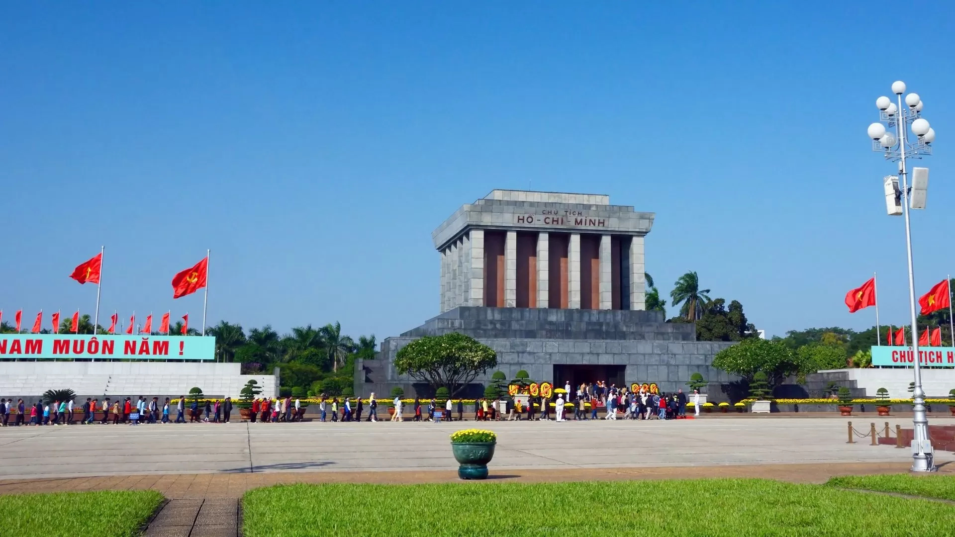 Follow the queuing system when visiting