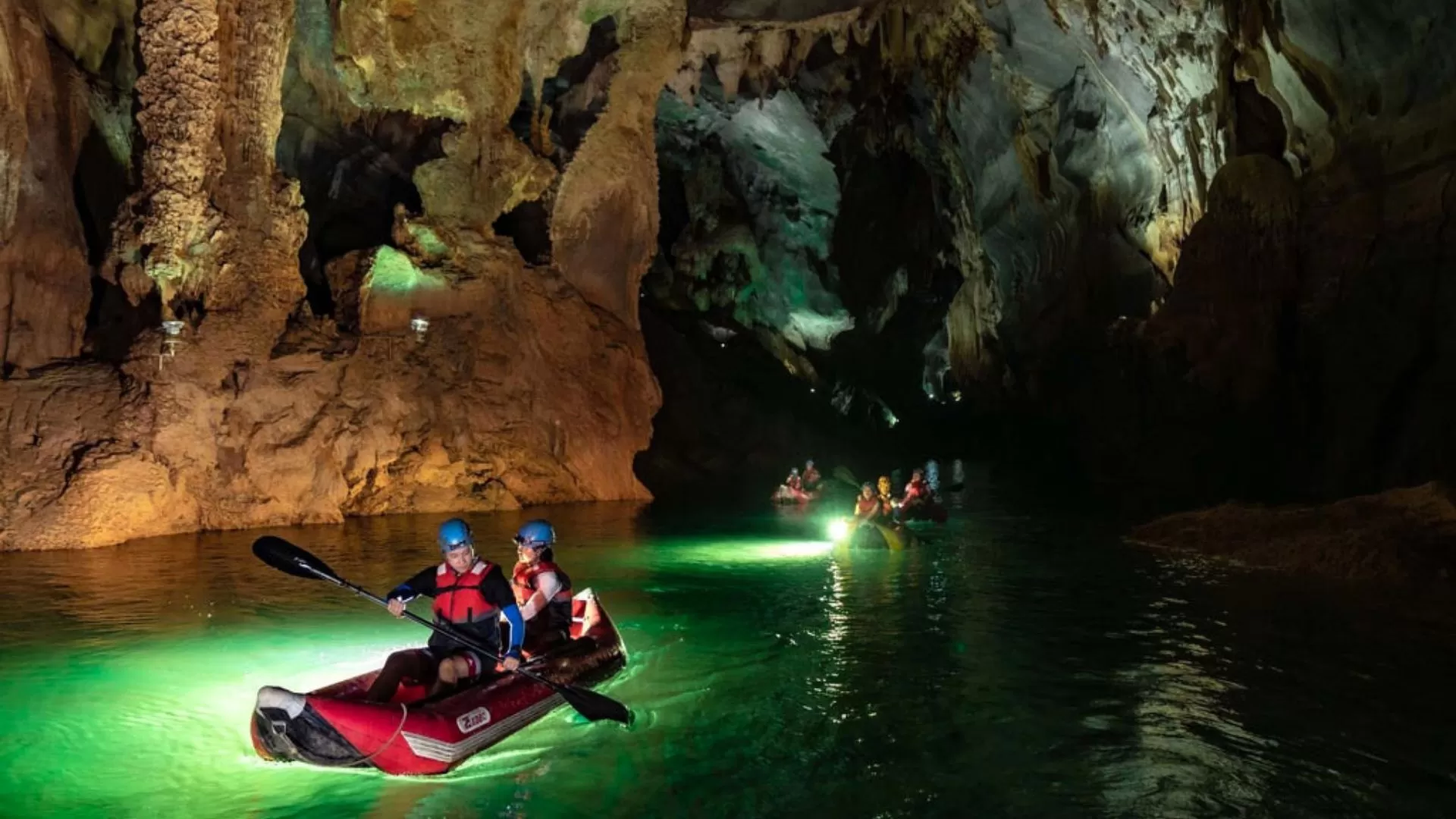 A kayak excursion - Phong Nha