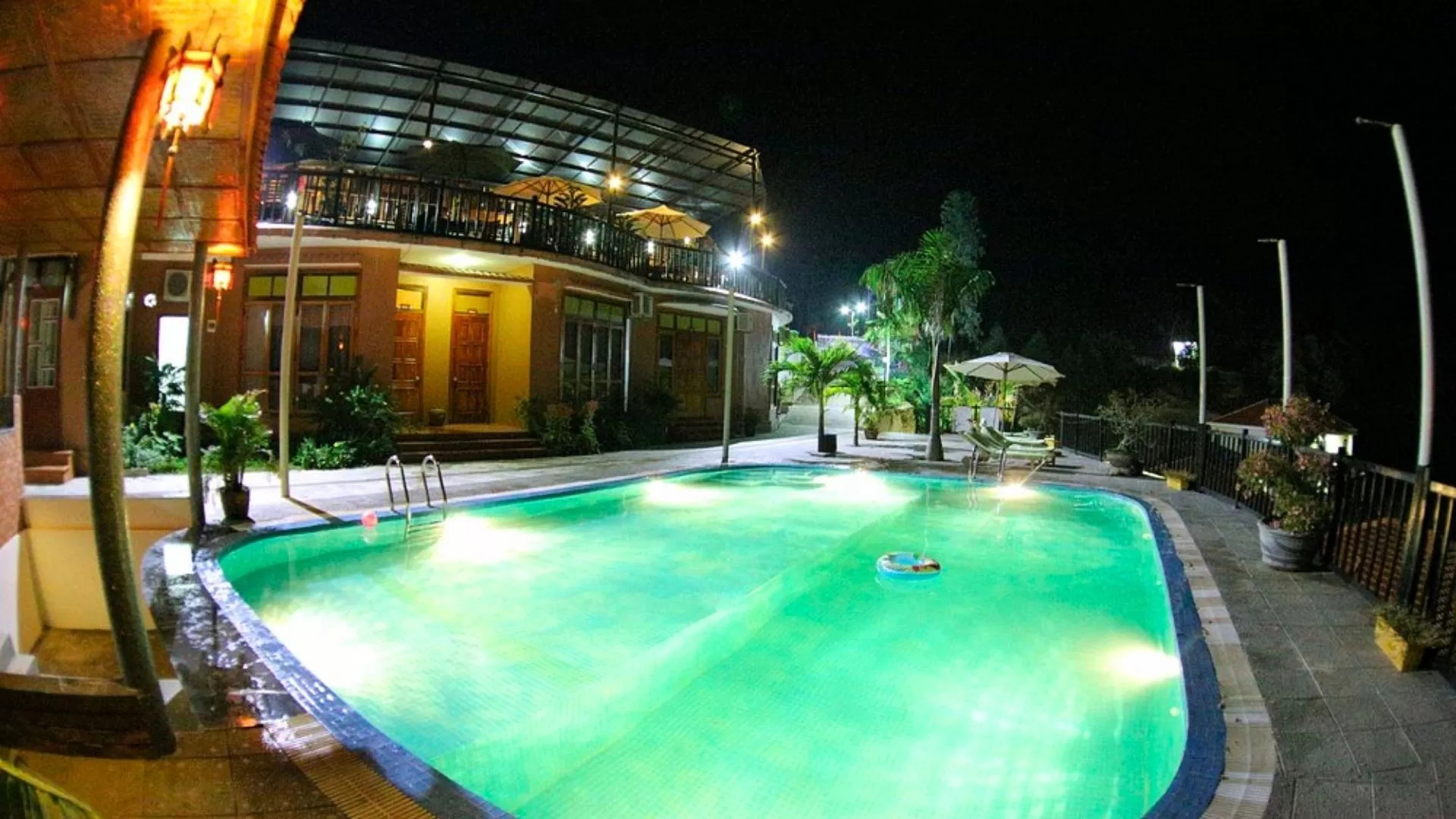 Phong Nha Lake House Hotel & Resort