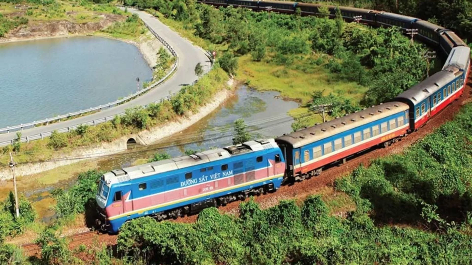 Vietnam train