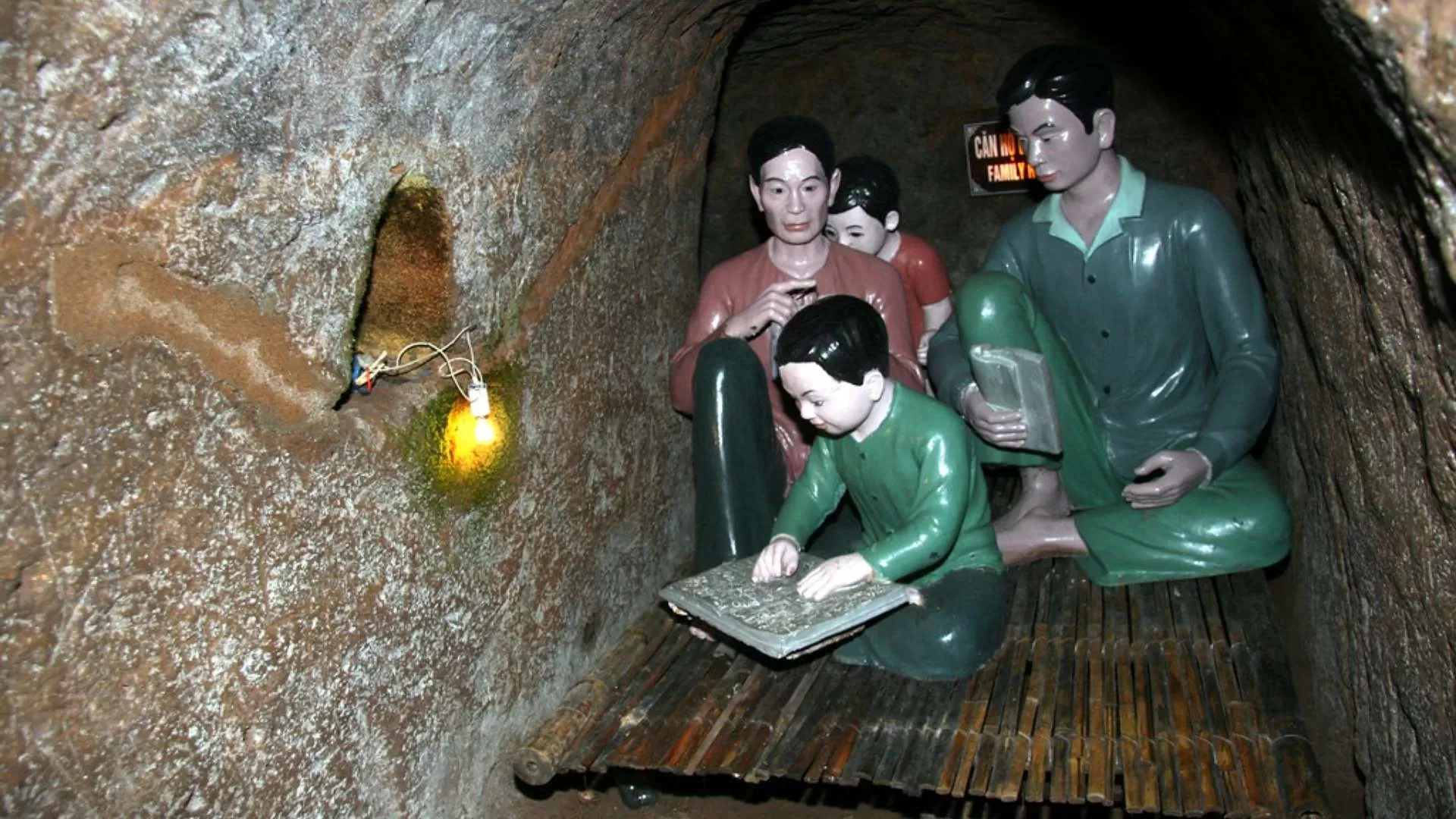 Vinh Moc tunnel