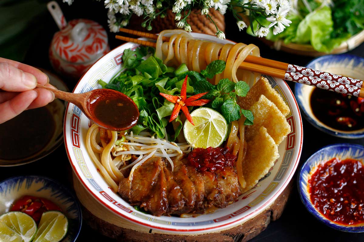 Cao Lau - The dish can't be missed when travel to Hoi An