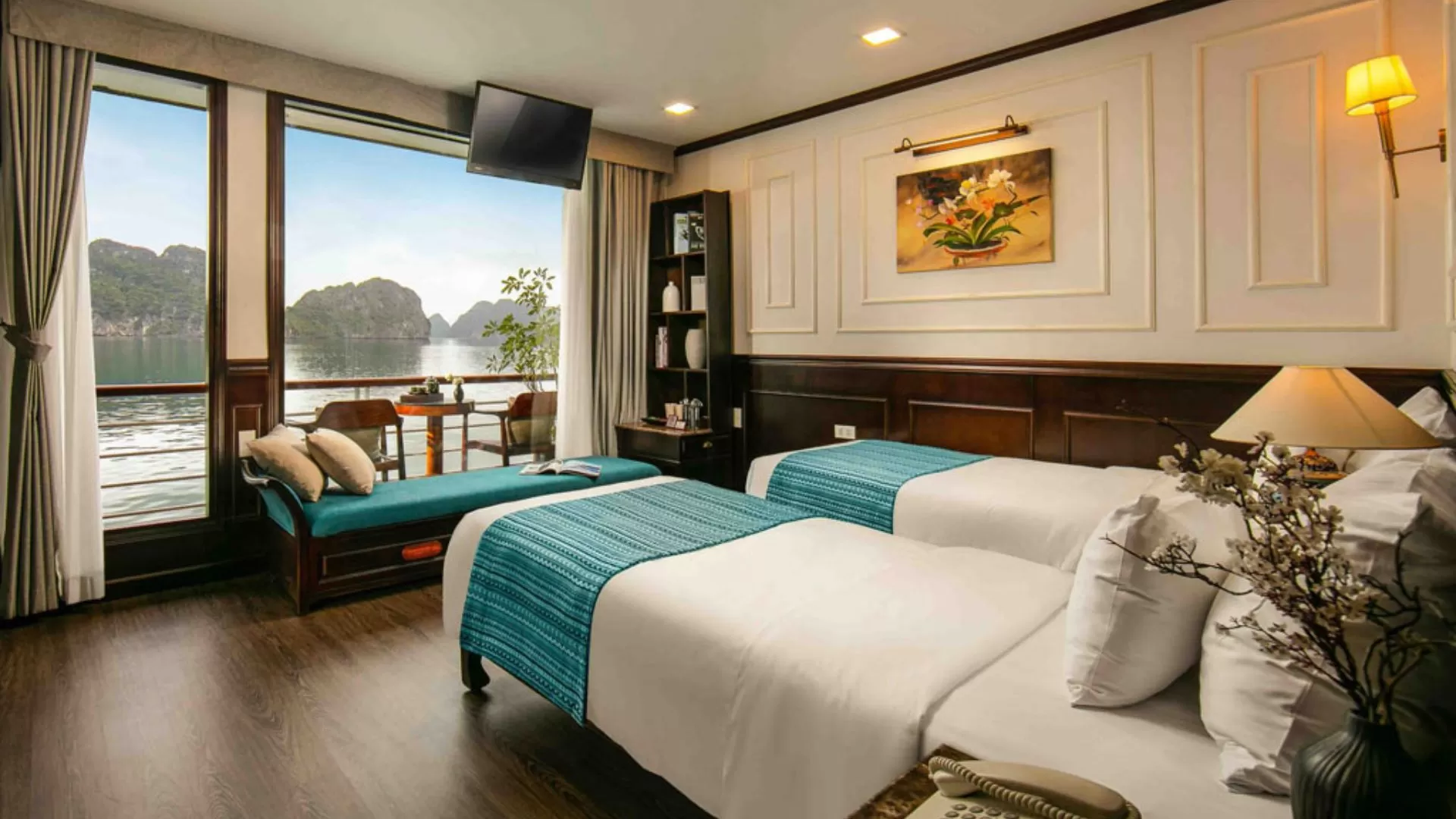 Orchid Trendy - Une escapade luxueuse à travers les eaux émeraude de la baie d’Halong